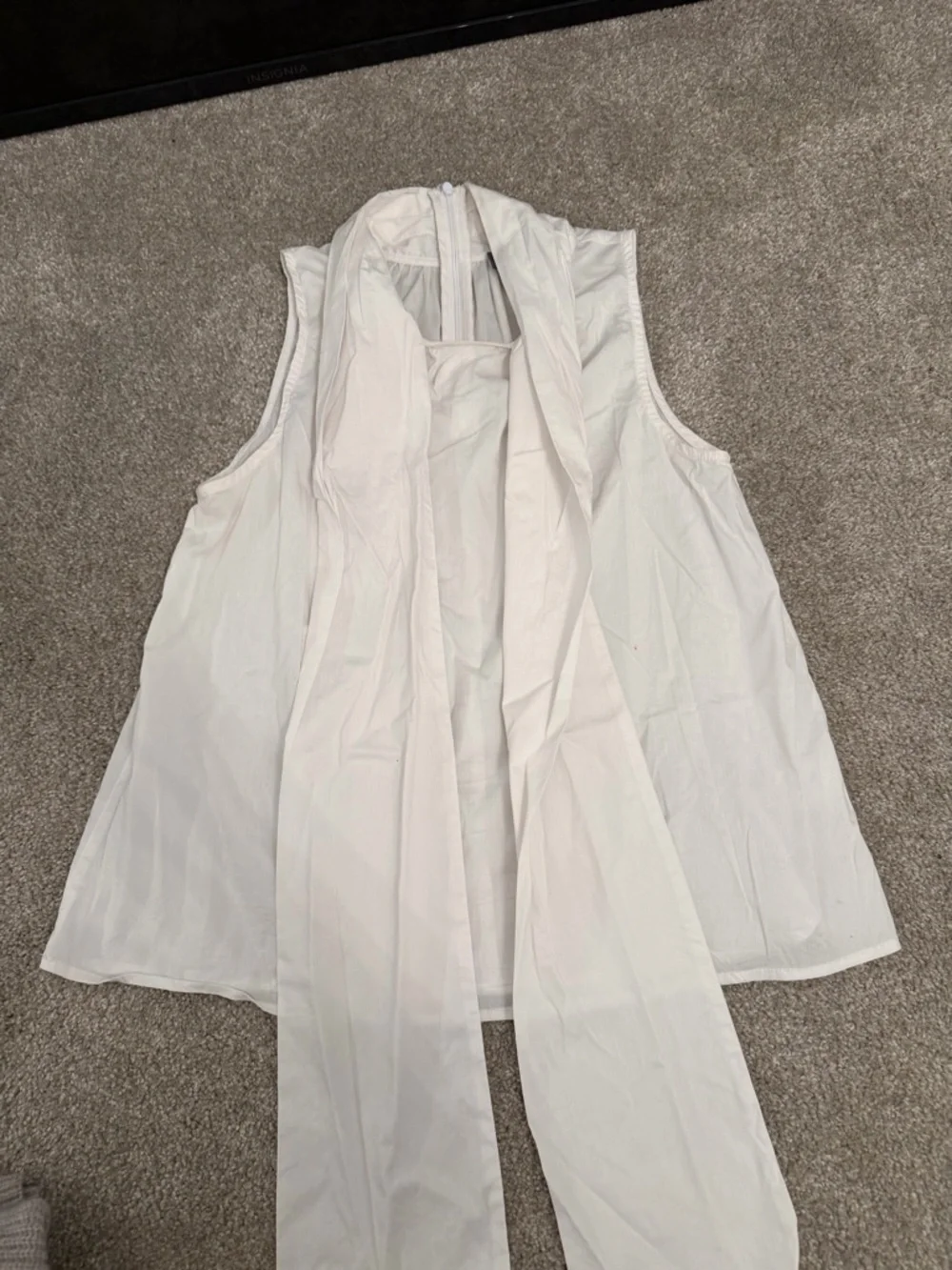 Ivory Top with Script Label - Picture 4 of 8